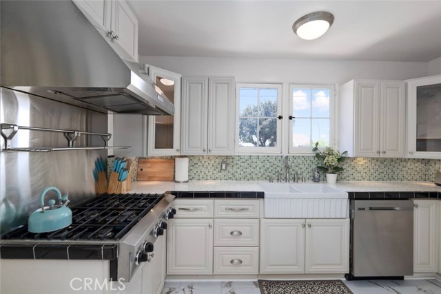 15803 E Victoria Ave., La Puente CA: https://media.crmls.org/medias/feb3d984-4996-4126-bc8c-f6bd5af345f2.jpg