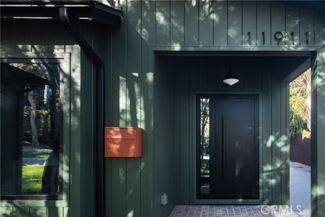 Detail Gallery Image 5 of 68 For 11911 Hartsook, Valley Village,  CA 91607 - 5 Beds | 4 Baths