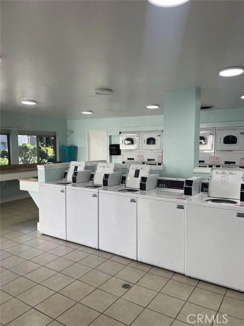 1340 Cabrillo Park Drive, Santa Ana CA: https://media.crmls.org/medias/feb507a2-6d0e-4957-96ee-2ba0054edf19.jpg