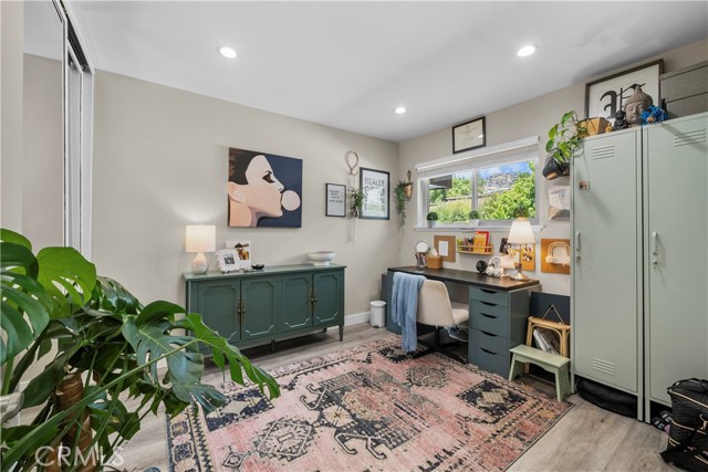 Detail Gallery Image 29 of 45 For 10214 Larwin Ave #3,  Chatsworth,  CA 91311 - 4 Beds | 3 Baths