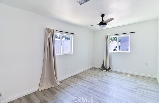 17300 Grand Avenue, Lake Elsinore CA: https://media.crmls.org/medias/feb5946d-7e9d-403c-ba34-d219d9e48161.jpg