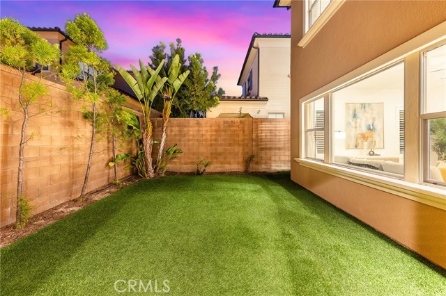 119 Cordial, Irvine CA: https://media.crmls.org/medias/feb5a597-6df7-4d0f-8f83-591524f8dd43.jpg