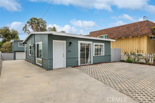 Detail Gallery Image 5 of 51 For 221 Avenida Monterey, San Clemente,  CA 92672 - 5 Beds | 4/1 Baths