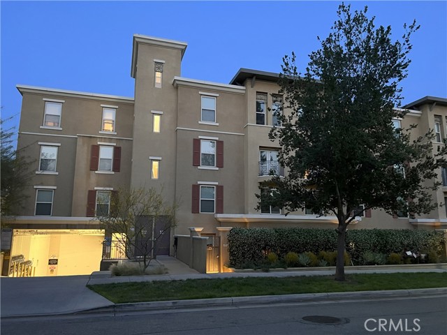 128 N Oak Knoll Avenue, Pasadena CA: https://media.crmls.org/medias/feb69e33-ddb8-4f2e-8aa2-11cfac28c31f.jpg