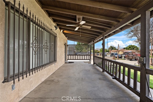 9649 Grace Street, Fontana CA: https://media.crmls.org/medias/feb6d588-4064-4447-b2b6-95657506dee2.jpg
