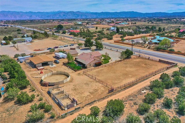 12958 Ranchero Road, Oak Hills CA: https://media.crmls.org/medias/feb7a4a4-4722-4a42-beb6-c39e2704179e.jpg