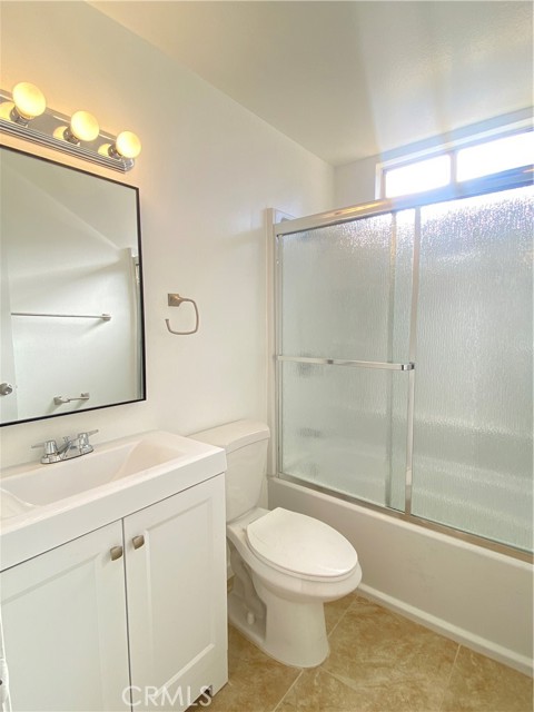 Detail Gallery Image 13 of 15 For 12196 Carnation Ln #B,  Moreno Valley,  CA 92557 - 2 Beds | 1/1 Baths