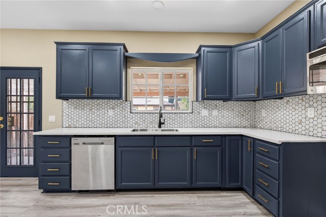 Detail Gallery Image 5 of 25 For 149 E 4th, San Bernardino,  CA 92410 - 2 Beds | 2 Baths