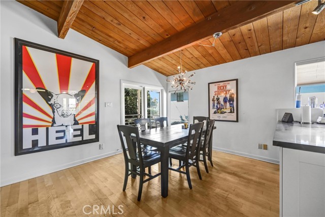 Detail Gallery Image 11 of 27 For 3830 Buena Park Dr, Studio City,  CA 91604 - 3 Beds | 3 Baths