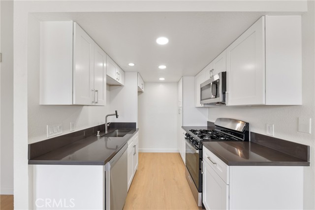Detail Gallery Image 5 of 16 For 521 W Wilson St #A201,  Costa Mesa,  CA 92627 - 1 Beds | 1 Baths