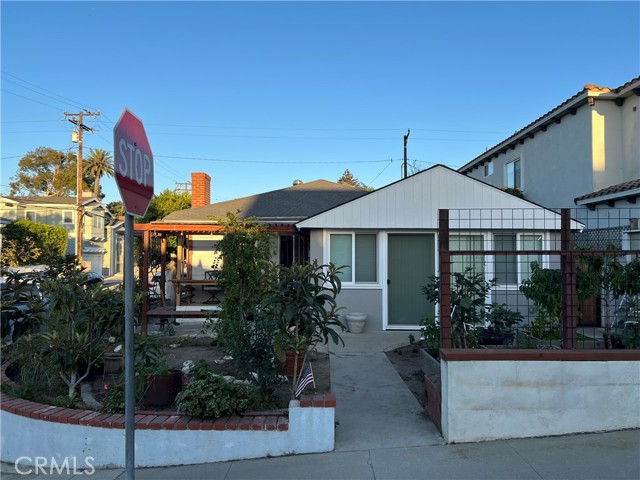 3412 Poinsettia Avenue, Manhattan Beach, California 90266, 3 Bedrooms Bedrooms, ,2 BathroomsBathrooms,Residential,Sold,Poinsettia,PV25188699