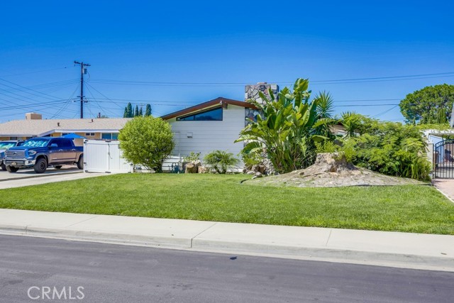 10601 Chamberlain Ave, Anaheim, CA 92804