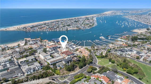 302 Carnation Avenue, Corona del Mar CA: https://media.crmls.org/medias/febc0919-c45d-4f38-9c01-bf5fa9066fb4.jpg