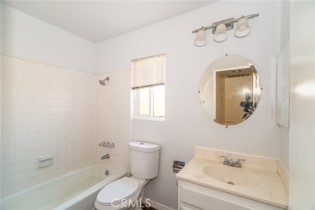 66320 Avenida Barona, Desert Hot Springs CA: https://media.crmls.org/medias/febc5b24-1d27-4ff1-9e25-ae099dcfd529.jpg