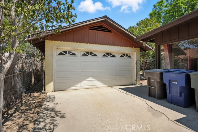 3719 Jurupa Avenue, Riverside CA: https://media.crmls.org/medias/febc9b94-9024-4a88-8b62-56a14730b1e4.jpg