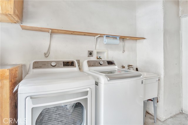 Detail Gallery Image 28 of 42 For 1343 N Whitnall Hwy, Burbank,  CA 91505 - 3 Beds | 2 Baths