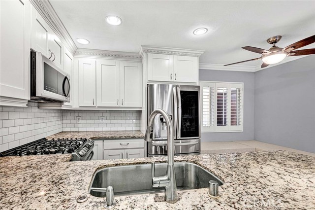 6600 Warner Avenue, Huntington Beach CA: https://media.crmls.org/medias/febd05e1-349b-496e-9040-836a58c680bf.jpg
