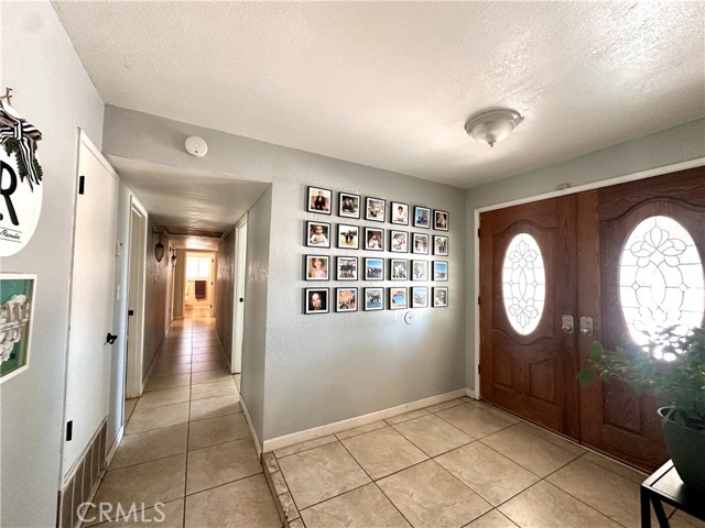 644 Whittendale Street, Bakersfield CA: https://media.crmls.org/medias/febd2949-9fea-489c-aa26-31646103f698.jpg