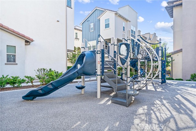 133 Hideaway Loop, Mission Viejo CA: https://media.crmls.org/medias/febd3cc1-5b49-47a7-86af-2befb90e843f.jpg