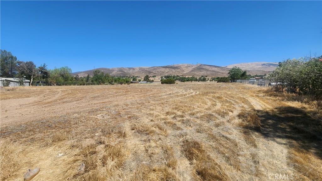 8709 Sierra Highway