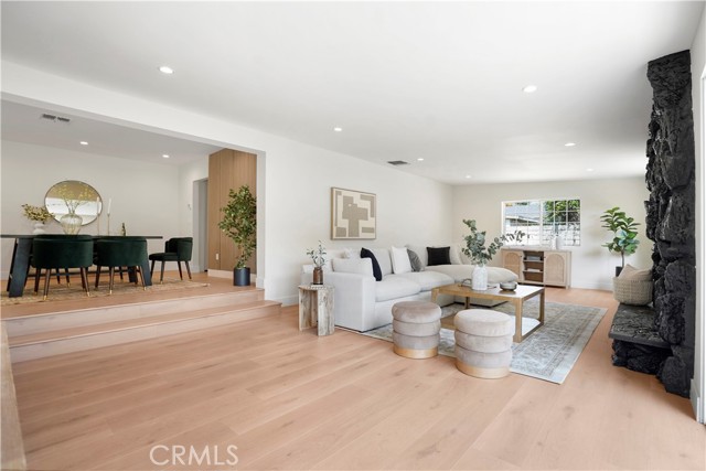 Detail Gallery Image 37 of 46 For 18324 Sylvan St, Tarzana,  CA 91335 - 4 Beds | 2 Baths