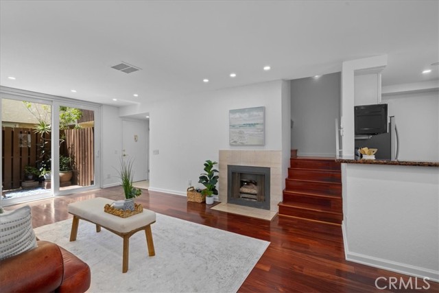 1747 Barry Avenue, Los Angeles CA: https://media.crmls.org/medias/febffd86-6b90-4c10-ba29-cd126463c1be.jpg