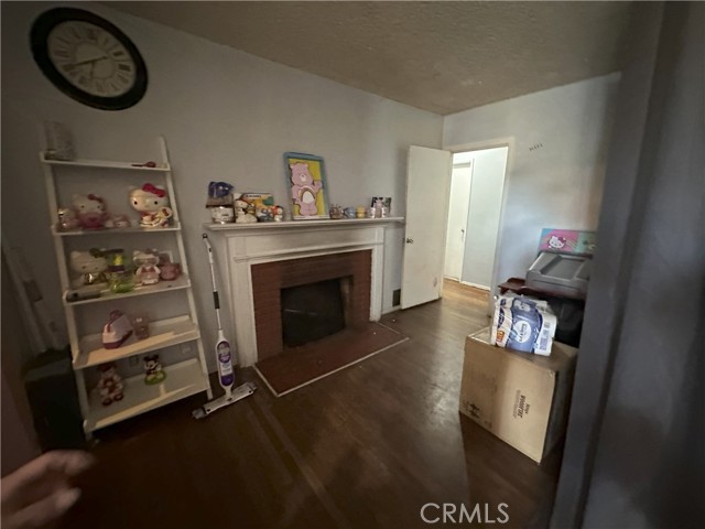 401 S Cherrywood Street, West Covina CA: https://media.crmls.org/medias/fec0b6a9-1fd3-4832-9d73-43303357a525.jpg