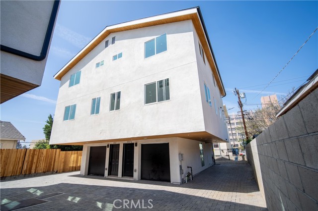 1031 N Cummings Street, Los Angeles CA: https://media.crmls.org/medias/fec1067d-883b-49e9-8221-57824191abc3.jpg