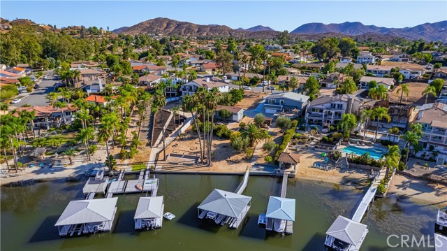 23256 Gray Fox Drive, Canyon Lake CA: https://media.crmls.org/medias/fec12810-d5f4-4c6b-a5fa-4b26b395cce3.jpg