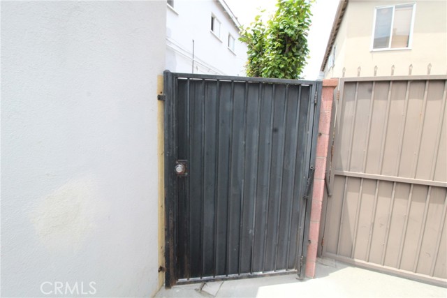 Detail Gallery Image 10 of 12 For 4954 Tweedy Bld #F,  South Gate,  CA 90280 - 2 Beds | 2 Baths