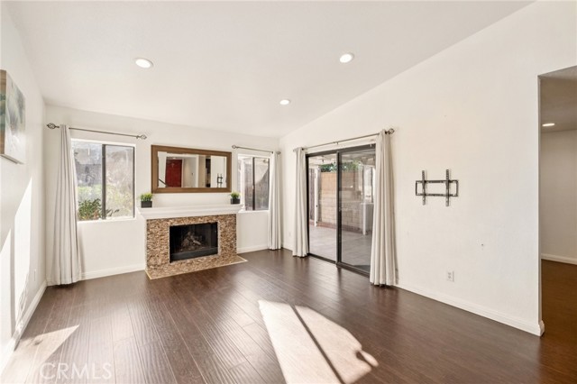 876 SAN PABLO Way, Duarte CA: https://media.crmls.org/medias/fec1f959-8d20-49e7-8899-9d20a5c15733.jpg