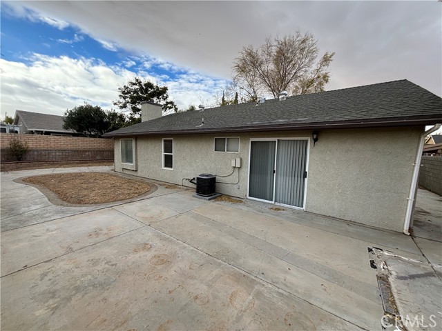 Detail Gallery Image 6 of 26 For 37904 Debra Ann Pl, Palmdale,  CA 93550 - 3 Beds | 2 Baths