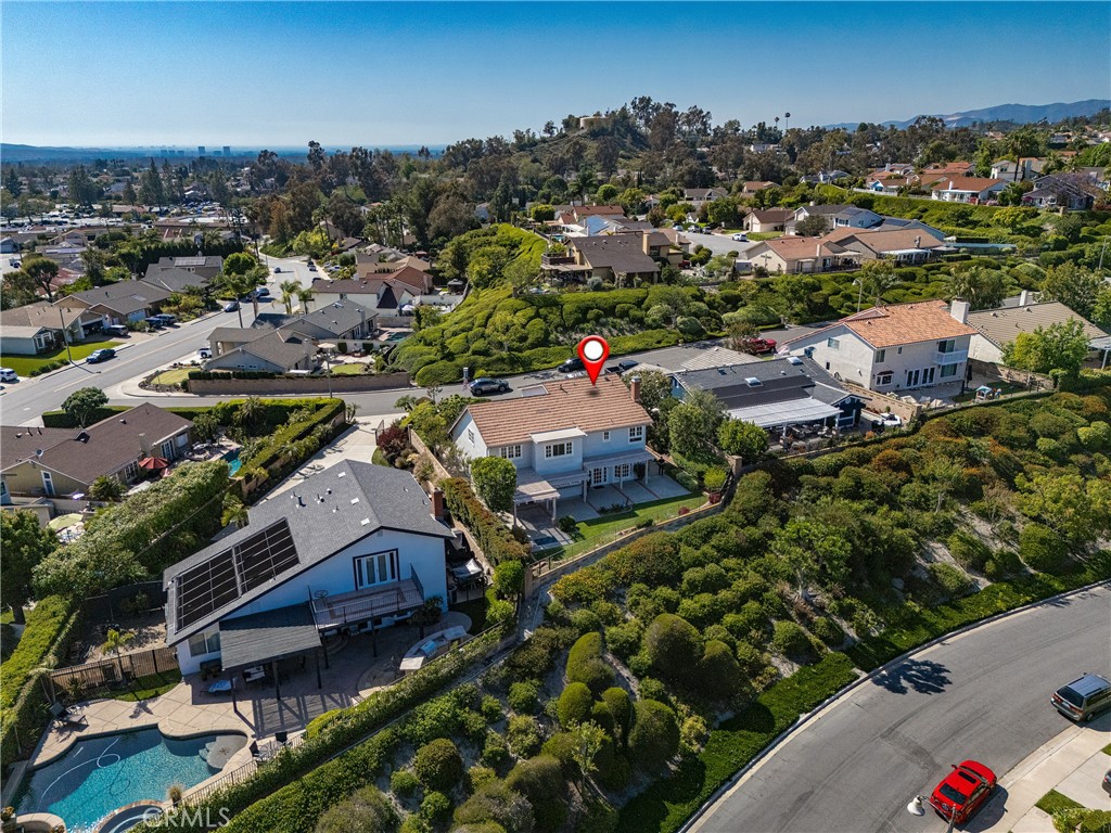https://media.crmls.org/medias/fec2c368-c4e8-47a3-a873-95d7daac085e.jpg?preset=X-Large