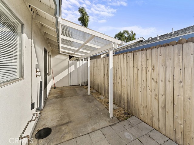 Detail Gallery Image 10 of 12 For 1205 Florida St #B,  Huntington Beach,  CA 92648 - 2 Beds | 1 Baths