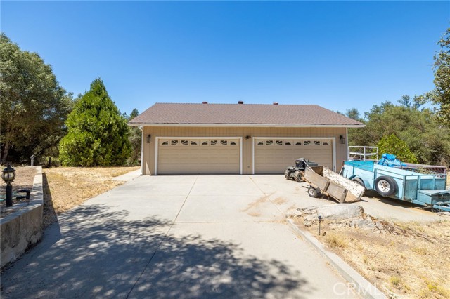 45544 Pine River Road, Ahwahnee CA: https://media.crmls.org/medias/fec2dc05-de85-4721-b408-c67826c5f340.jpg