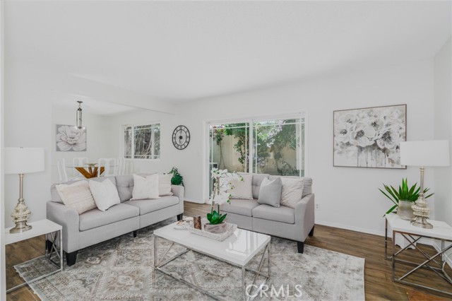 Detail Gallery Image 3 of 37 For 1919 Sherry Ln #28,  Santa Ana,  CA 92705 - 3 Beds | 2 Baths