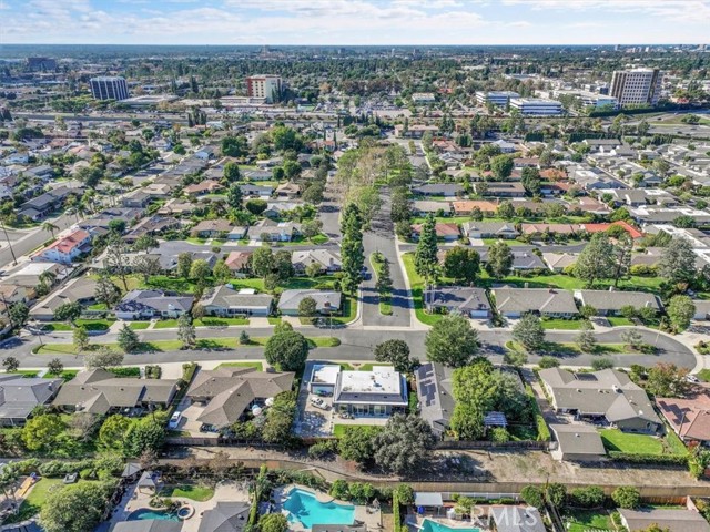 Detail Gallery Image 22 of 25 For 14272 Acacia Dr, Tustin,  CA 92780 - 3 Beds | 2 Baths