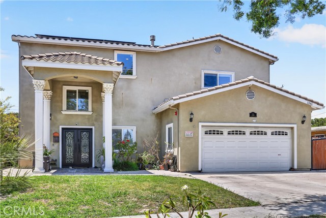 1241 N Studebaker