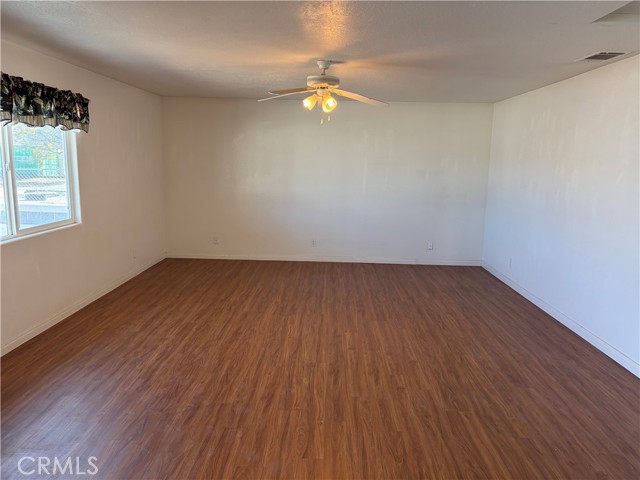 Detail Gallery Image 5 of 20 For 7413 Montrose, Hesperia,  CA 92345 - 3 Beds | 2 Baths