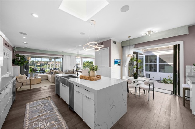 Detail Gallery Image 12 of 58 For 58 Victoria, Newport Beach,  CA 92660 - 3 Beds | 3 Baths