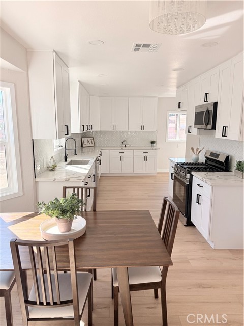 Detail Gallery Image 3 of 7 For 9533 Paramount Bld, Downey,  CA 90240 - 3 Beds | 1 Baths