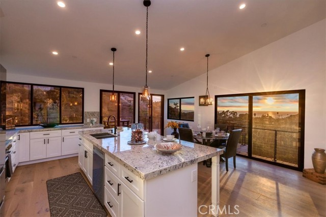 Detail Gallery Image 14 of 57 For 990 Meadowlark Dr, Laguna Beach,  CA 92651 - 3 Beds | 2 Baths