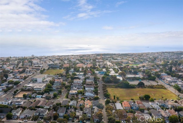 1308 Poinsettia Avenue, Manhattan Beach, California 90266, 3 Bedrooms Bedrooms, ,3 BathroomsBathrooms,Residential,Sold,Poinsettia,SB24161580