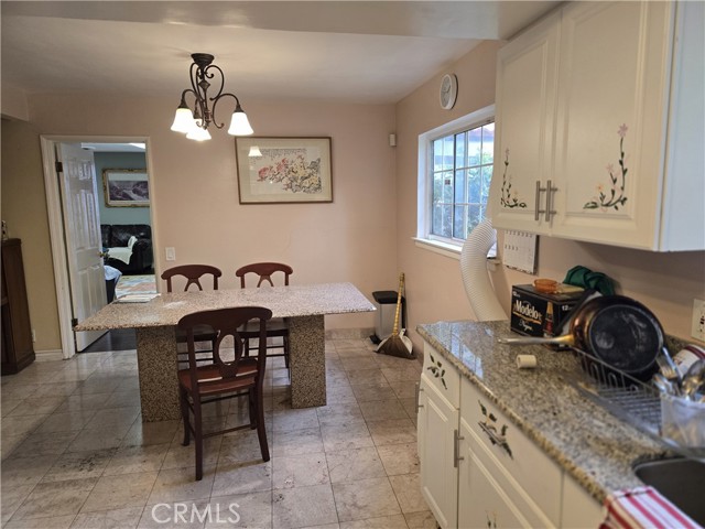 9854 Canby Avenue, Northridge CA: https://media.crmls.org/medias/fec7073a-b8df-458e-8d0b-bffd7cbf9211.jpg