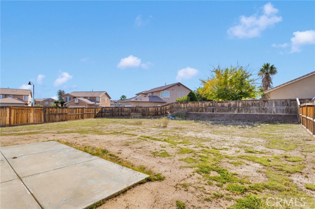 Detail Gallery Image 12 of 15 For 12415 Honeybear, Victorville,  CA 92392 - 4 Beds | 3 Baths