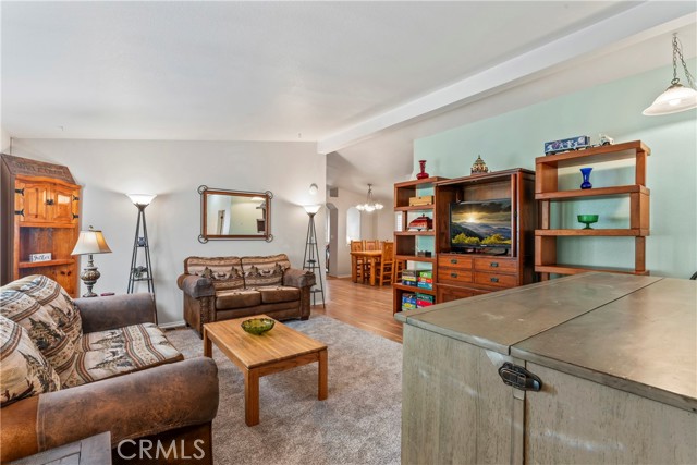 Detail Gallery Image 6 of 35 For 2113 Spring Oak, Running Springs,  CA 92382 - 3 Beds | 2 Baths