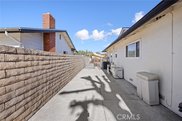 Detail Gallery Image 18 of 20 For 2551 E Larkwood, West Covina,  CA 91791 - 4 Beds | 3 Baths