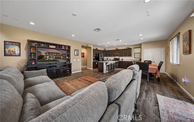 Detail Gallery Image 8 of 33 For 1335 Alpine Ave, Beaumont,  CA 92223 - 4 Beds | 3 Baths