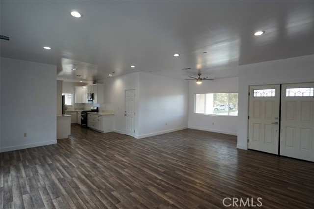 Detail Gallery Image 9 of 31 For 10304 Primrose Ave, Hesperia,  CA 92345 - 3 Beds | 2 Baths