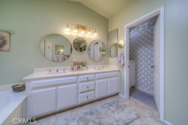 Image 36 of 75 For 25220 Corte Sur